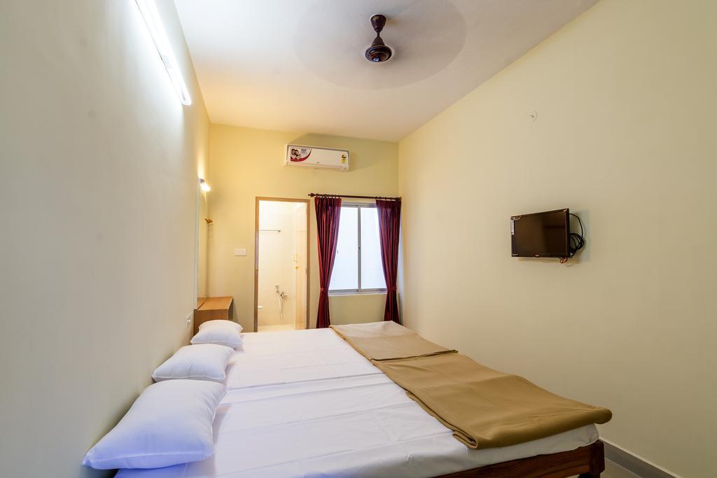 Ganesh Residency Hotel Pondicherry Ruang foto