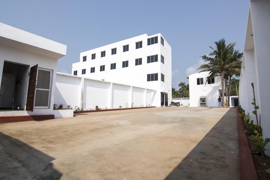 Ganesh Residency Hotel Pondicherry Bagian luar foto