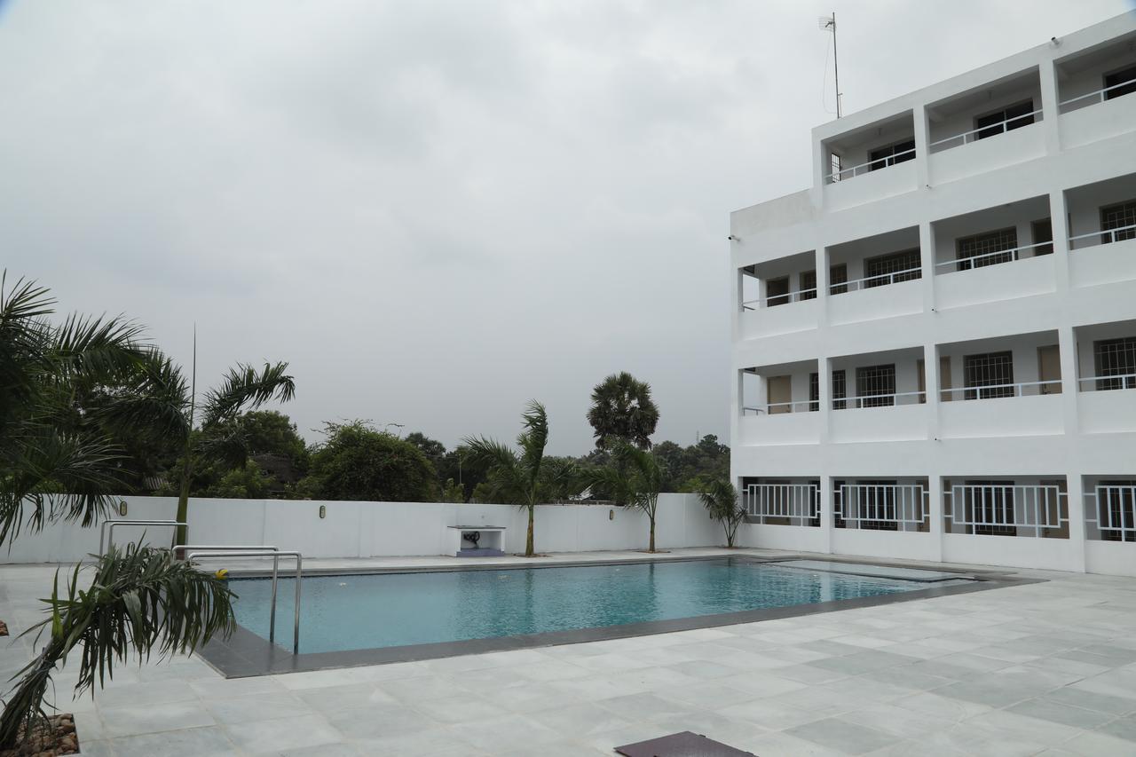 Ganesh Residency Hotel Pondicherry Bagian luar foto